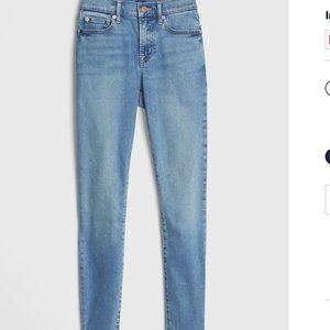 Gap True Skinny Soft Wear Mid Rise Jean w/ Raw Hem